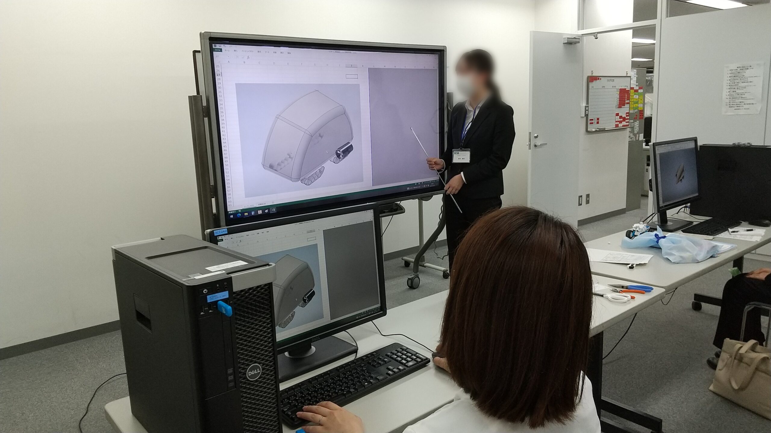 自分の設計したものについて発表している様子2